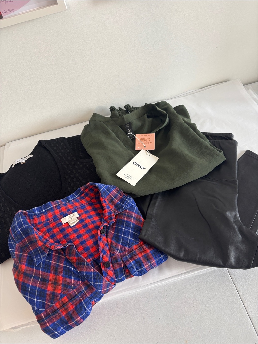 Women's Clothing Bundle - J.Crew, John + Jenn, ARITZIA, ONLY size small 4 pieces